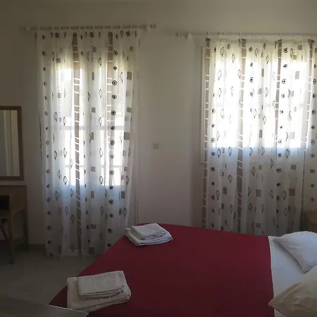 Maravelia - 2 Pensionat *